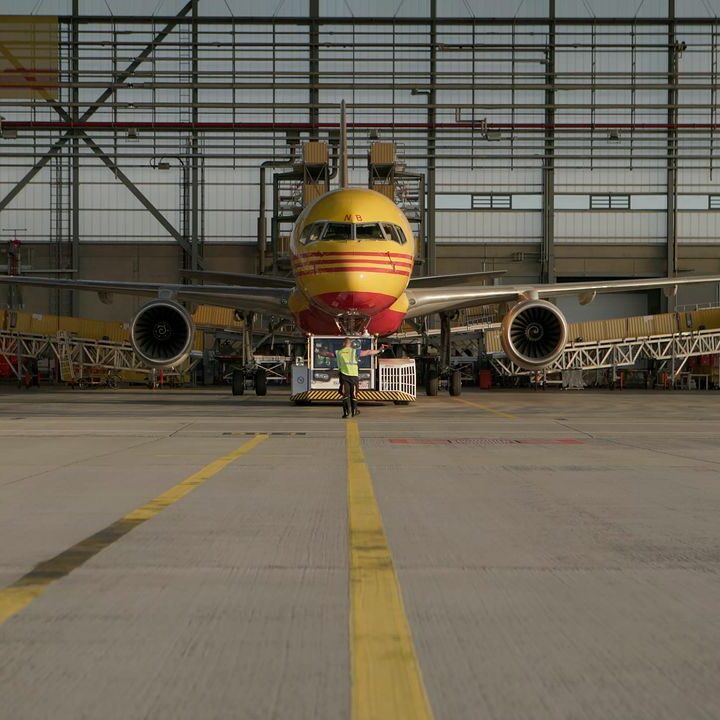 Flight preparations at HUB Leipzig by DHL aircraft mechanics